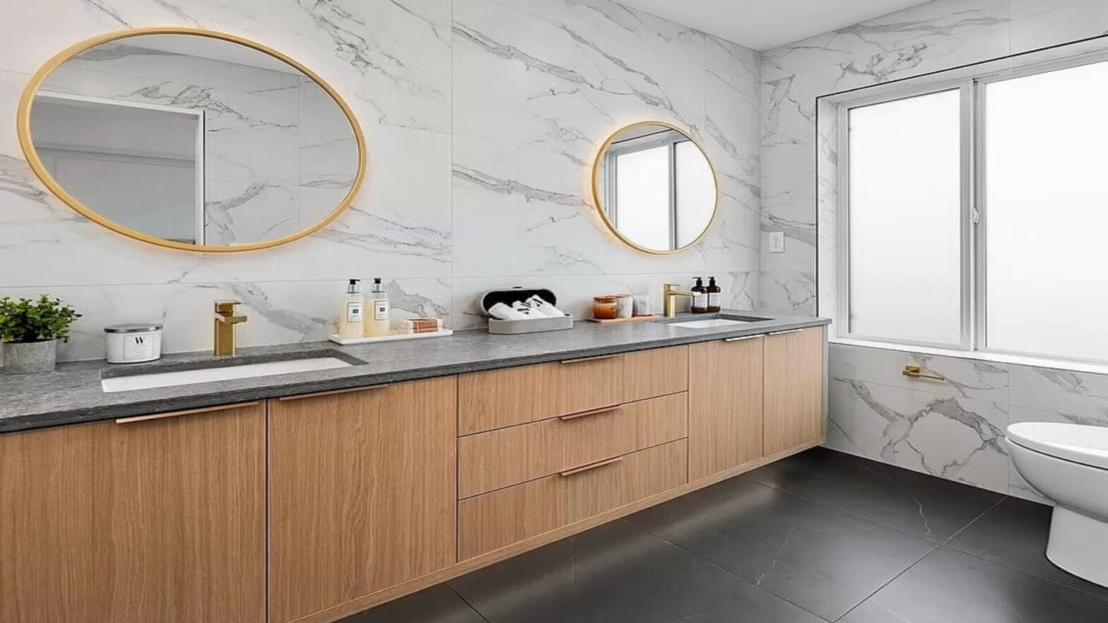 Elegant Custom Bathroom Vanities & Cabinets | TILEMART